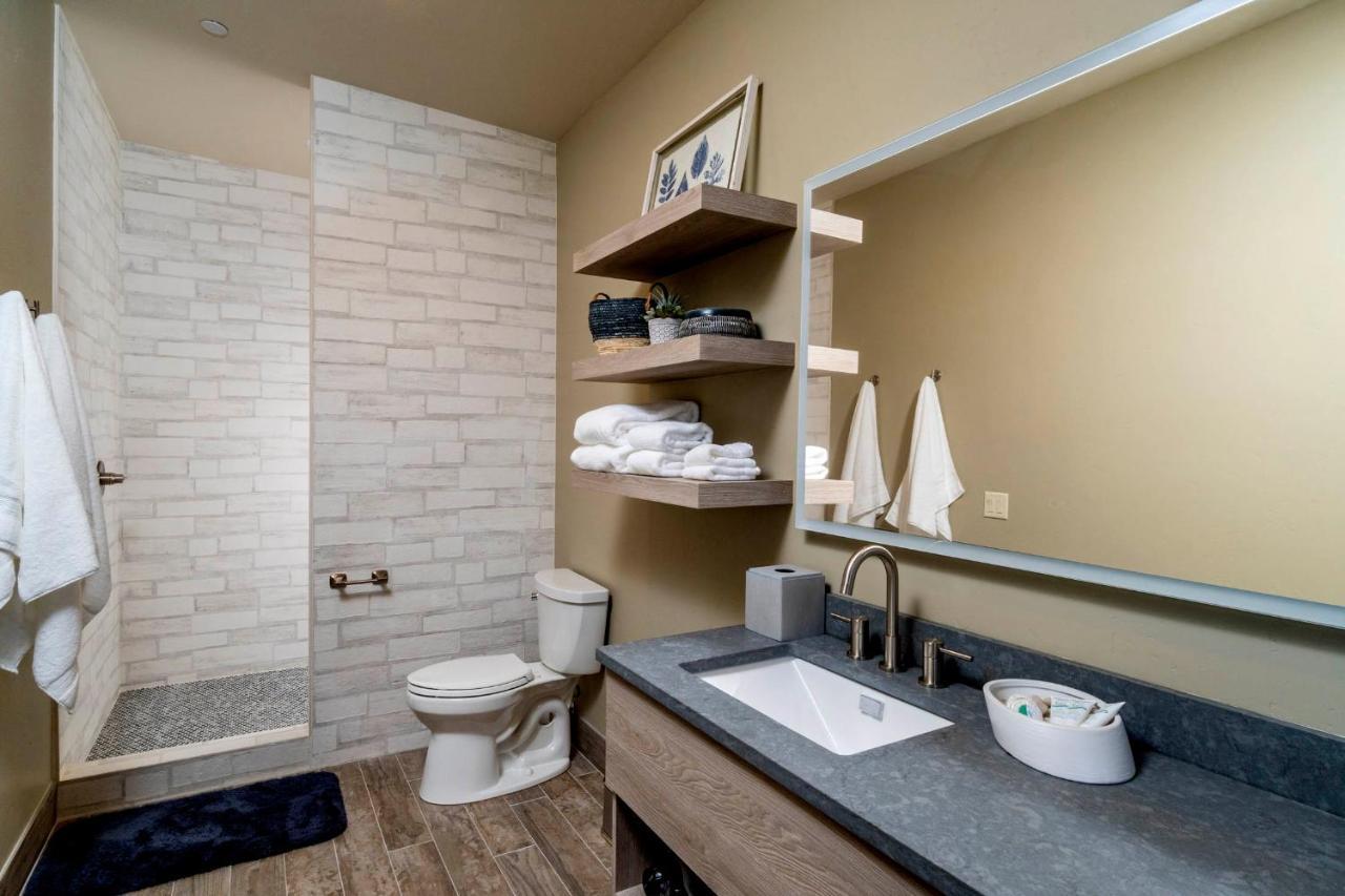 Ski Inn Taphouse Hotel Sisters Dış mekan fotoğraf